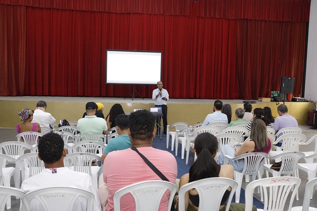 Gabinete Itinerante Cultura