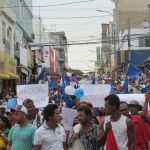 Mais de 1500 pessoas se manifestam em defesa do Rio Doce em Linhares 