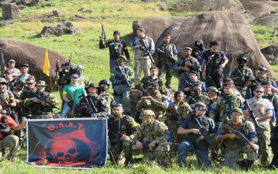 Esporte que simula combate militar atrai praticantes em Aracruz