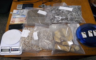 Polícia de Aracruz apreende mais de 1,2 kg de crack e quase 1kg de maconha